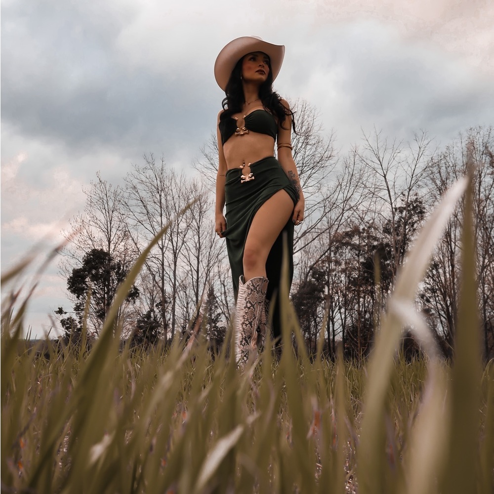 Welcome to my closet 🌻 - Picture 5 of 6